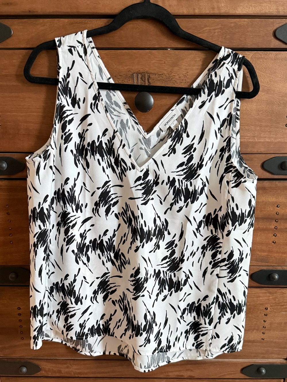 Nordstrom Halogen Sleeveless V-Neck Blouse - L